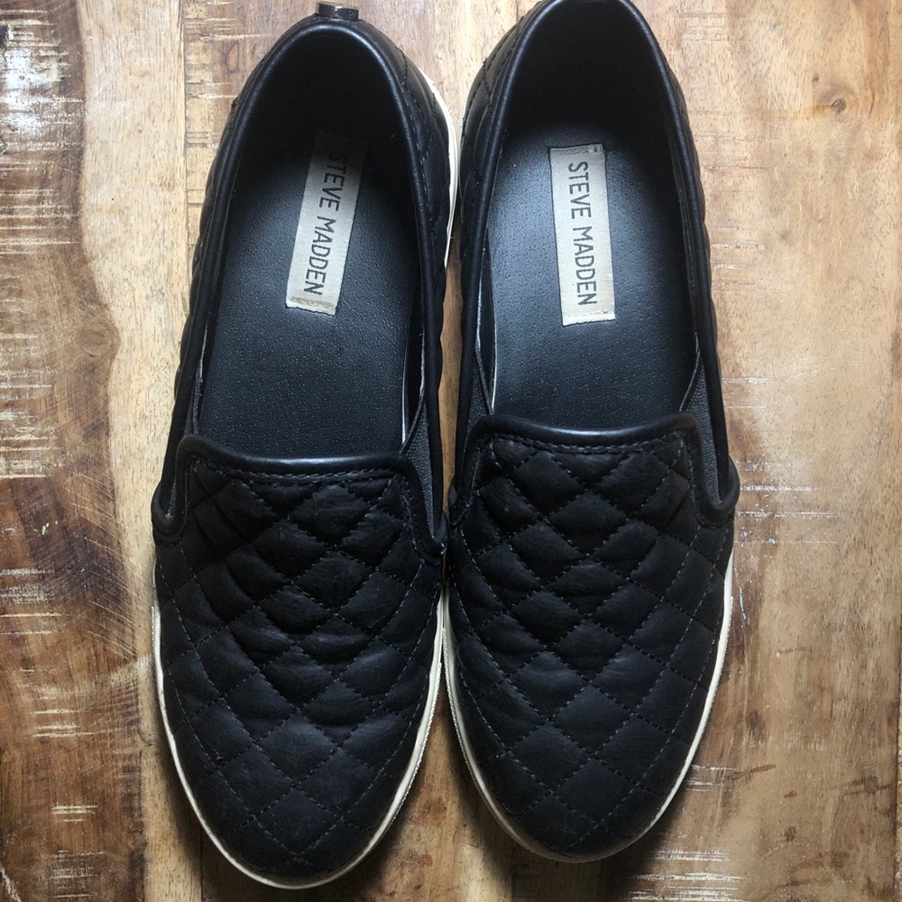 Steve Madden Ecentrcq black slip-on sneaker